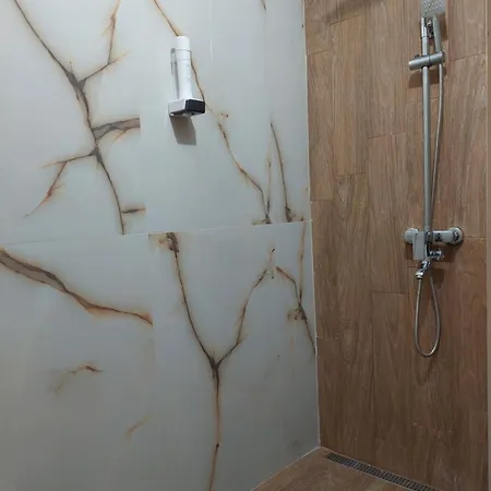 Didi Park House къща с две спални Apartman Szandanszki